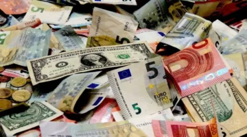 تراجع جماعي.. أسعار العملات العربية والأجنبية تخالف التوقعات تحديث سعر الدولار والريال 1